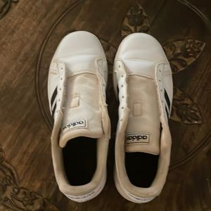 Adidas with no shoe laces